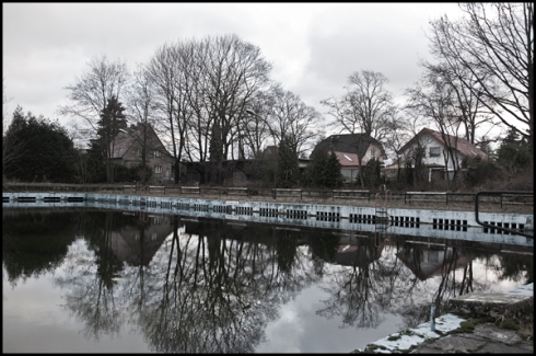 Das Schwimmerbecken im stillgelegten Freibad "Wernerbad" in Berlin-Kaulsdorf – 31.12.2011